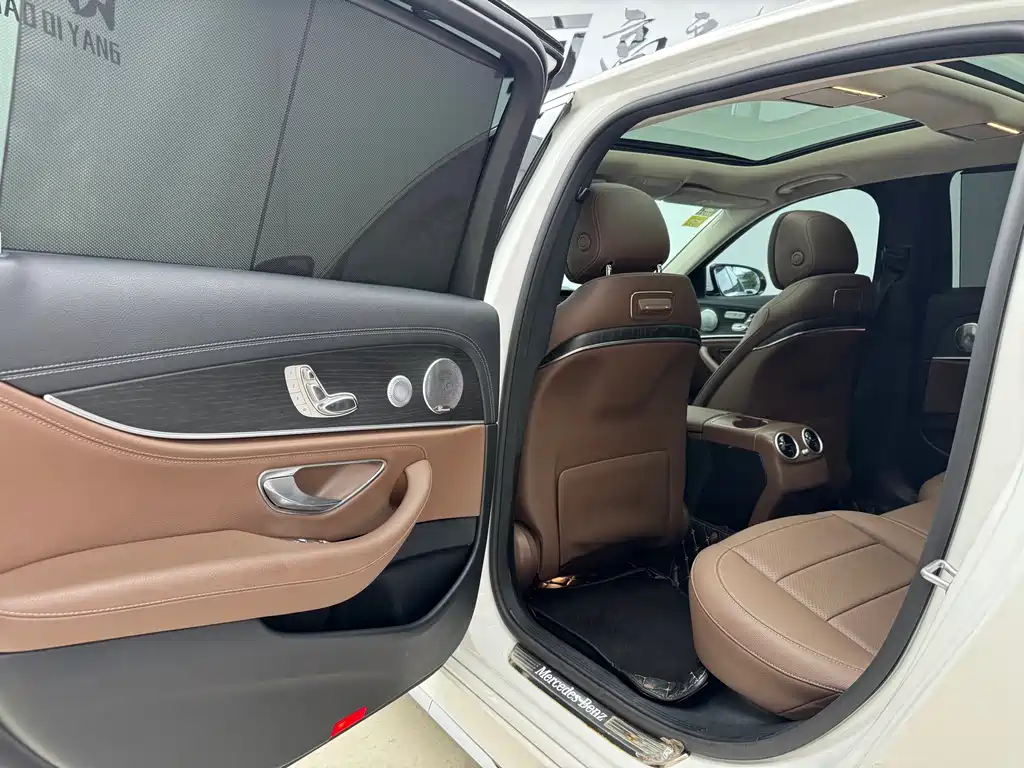 Mercedes-Benz E-Class 2020 — фото 11