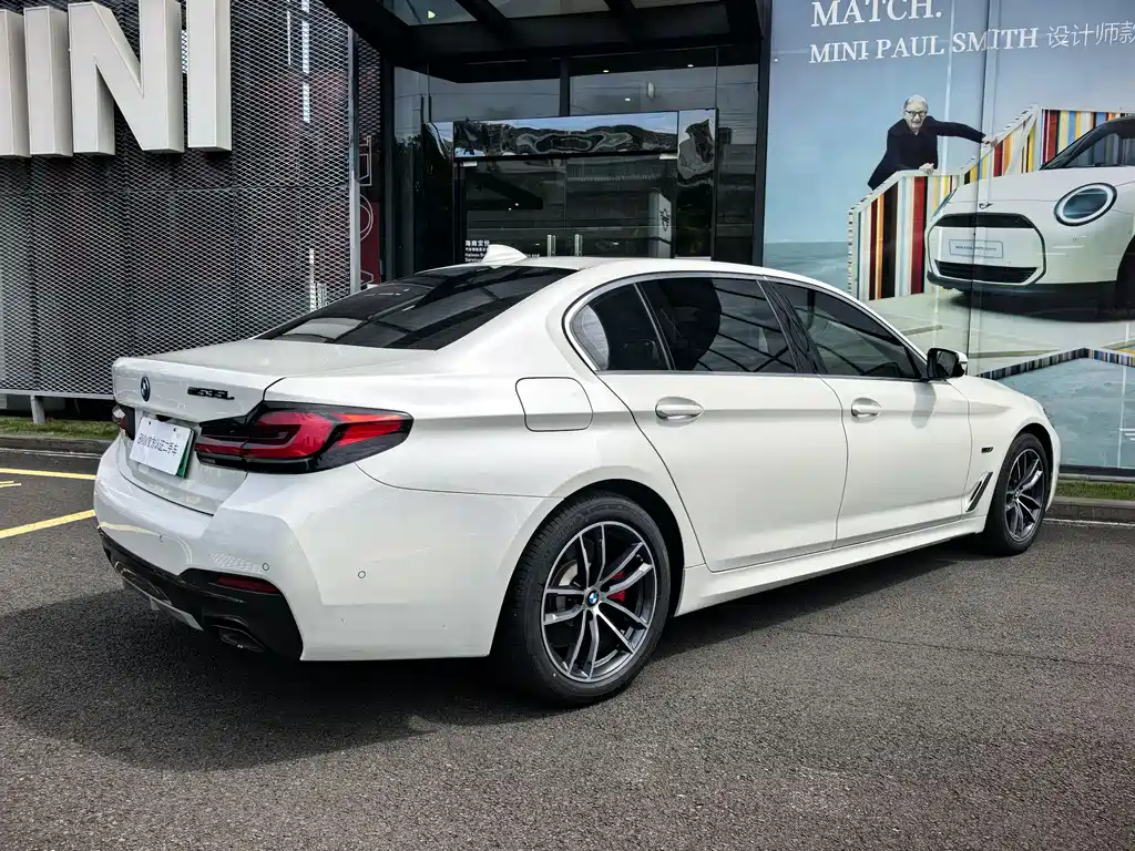 BMW 5 Series New Energy 2022 — фото 14