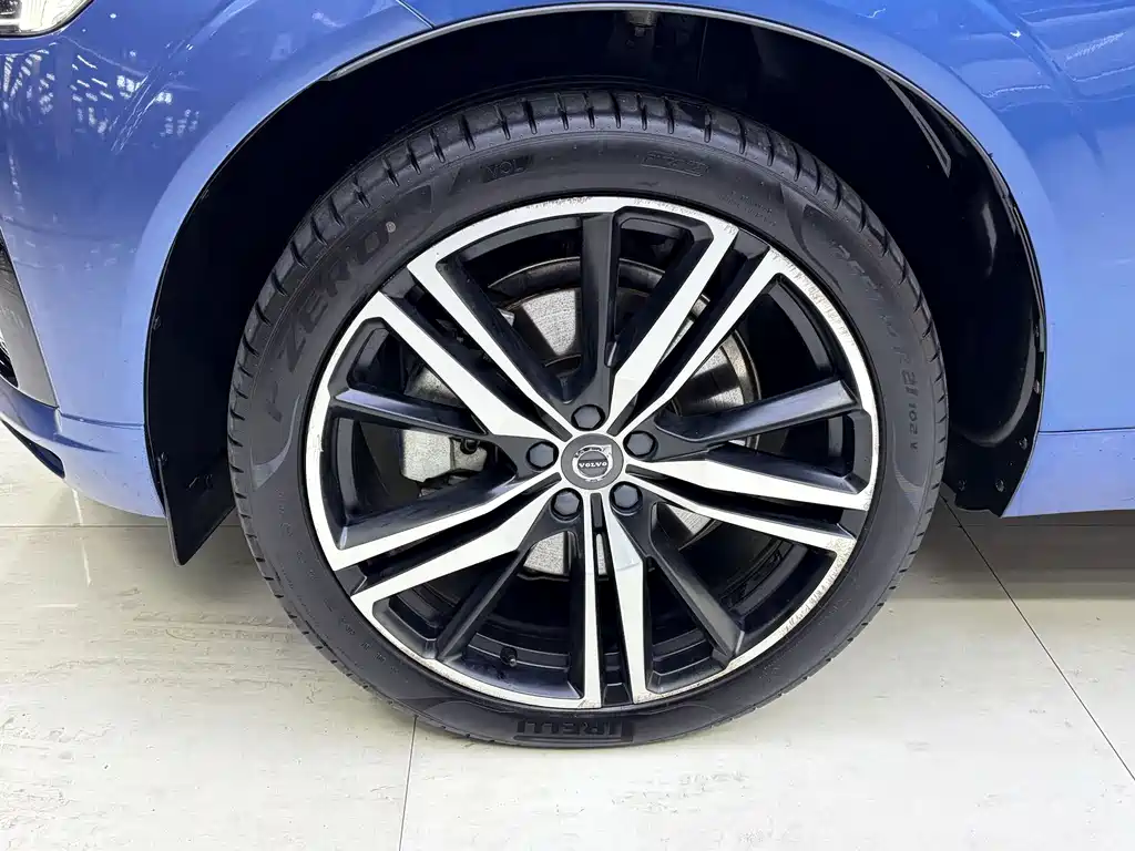 Volvo XC60 Plug-In Hybrid 2019 — фото 14