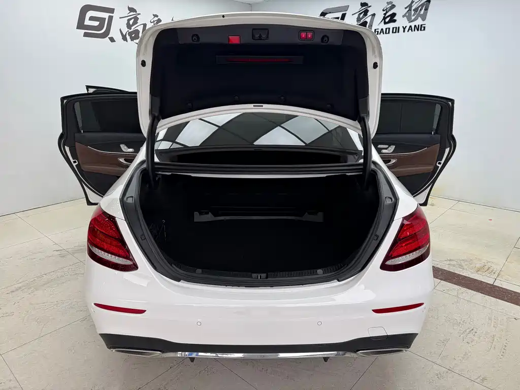 Mercedes-Benz E-Class 2020 — фото 24