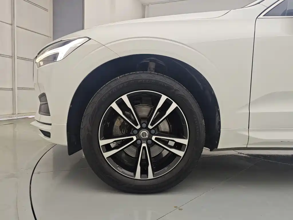 Volvo XC60 2018 — фото 10