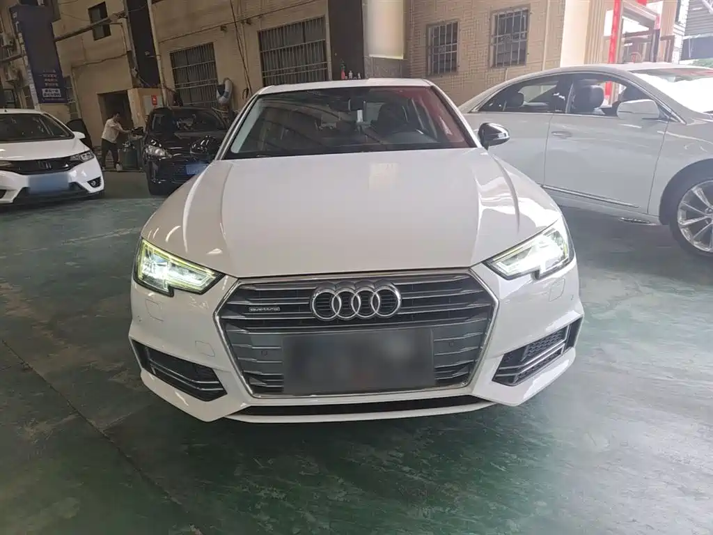 Audi A4L 2018 — фото 3