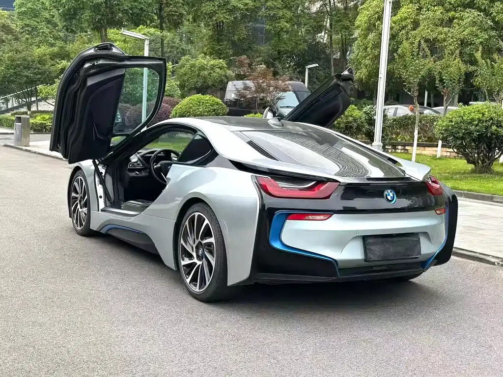 BMW i8 2018 — фото 9