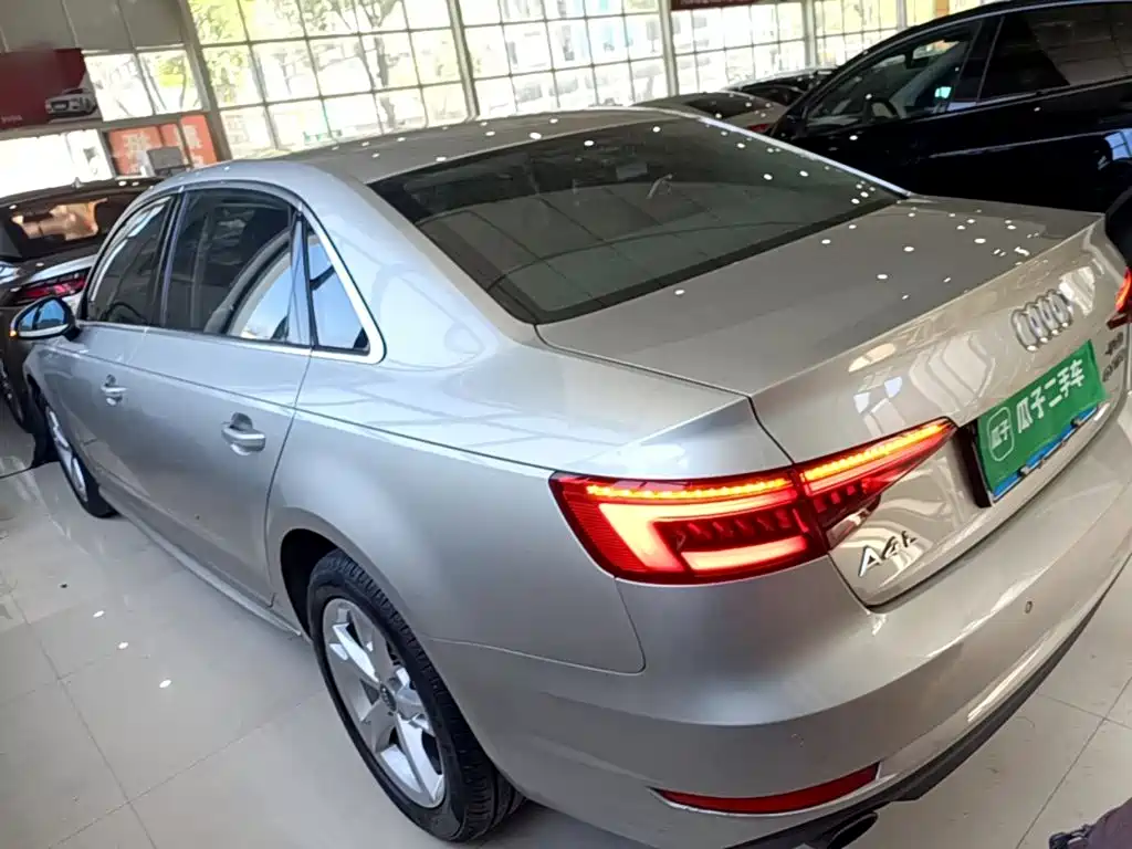 Audi A4L 2017