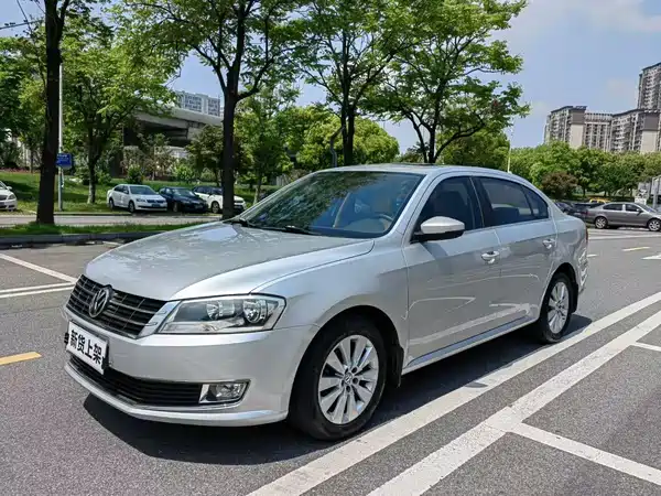 Volkswagen Lavida 2013
