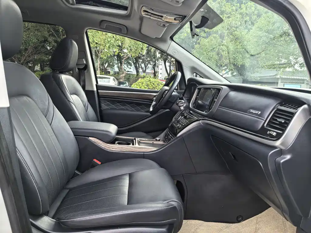 GAC Motor Trumpchi M8 2020 — фото 13
