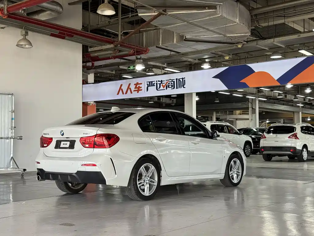 BMW 1 Series 2019 — фото 18