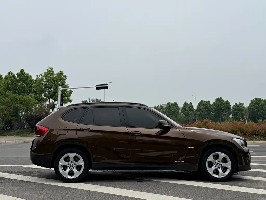 BMW X1 2010 — фото 4