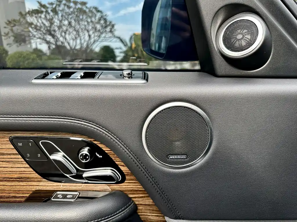 Land Rover Range Rover 2019 — фото 17