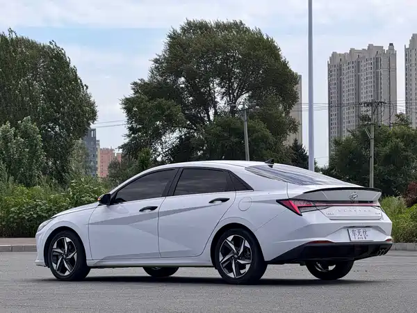 Hyundai Elantra 2023
