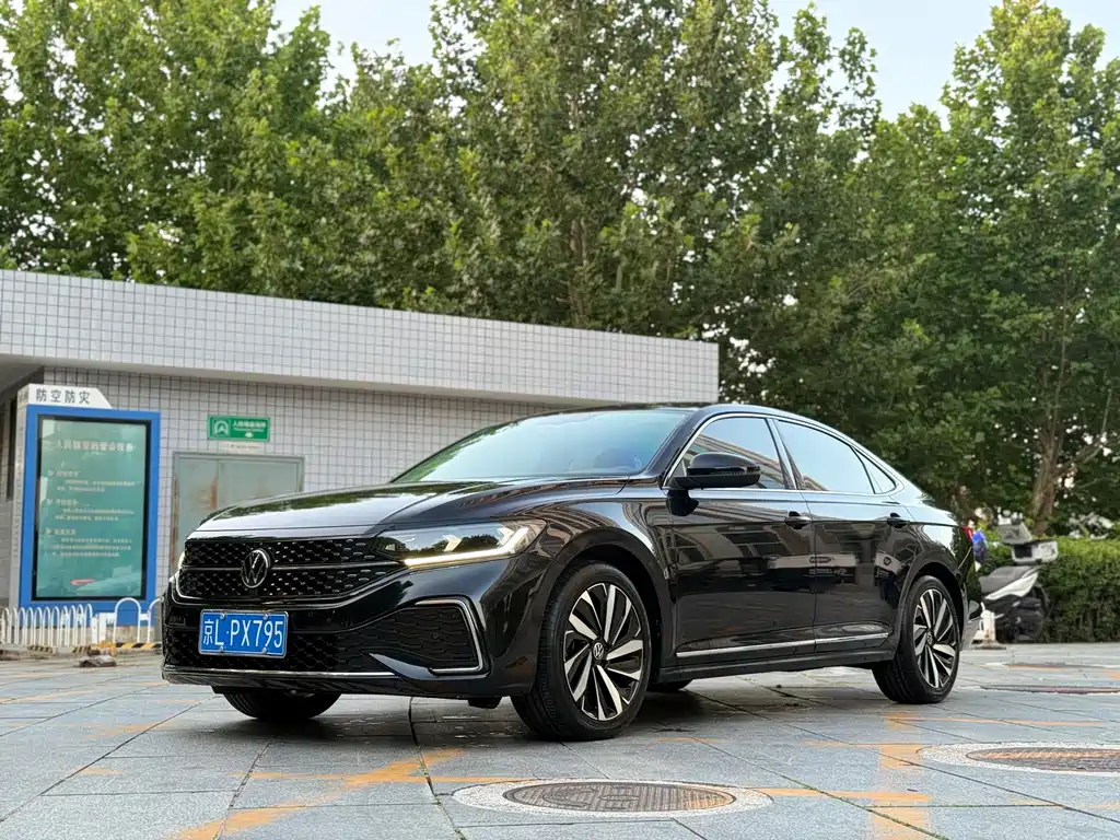 Volkswagen Passat 2023
