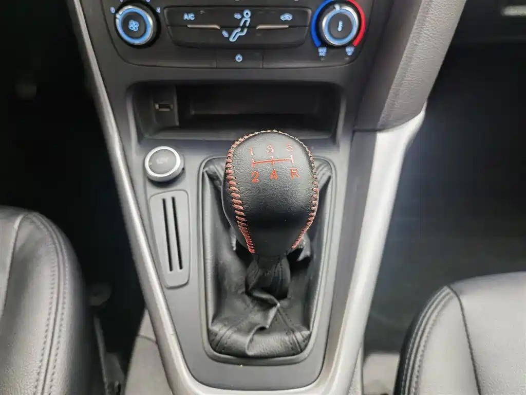Ford Focus 2017 — фото 13