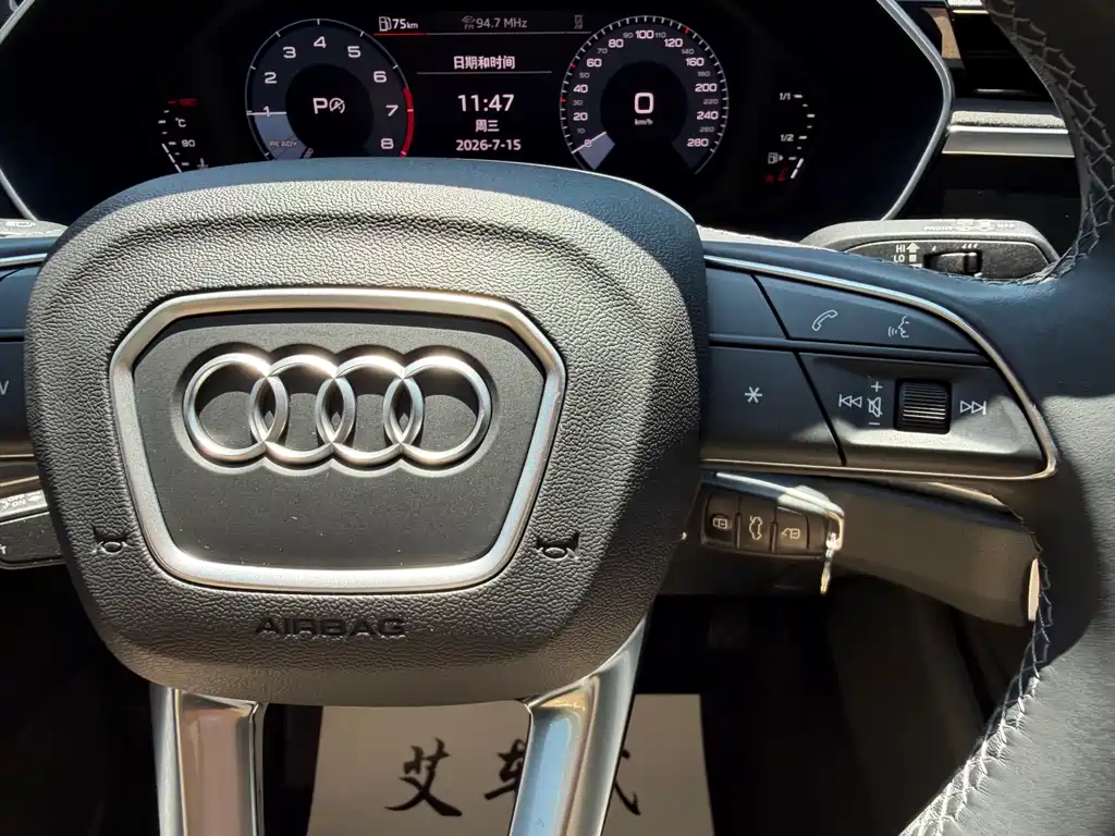 Audi Q3 2023 — фото 19