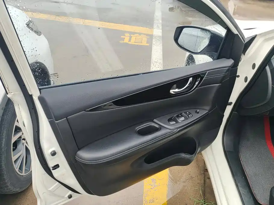 Nissan Tiida 2019