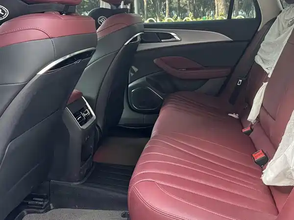 Hongqi H5 2023
