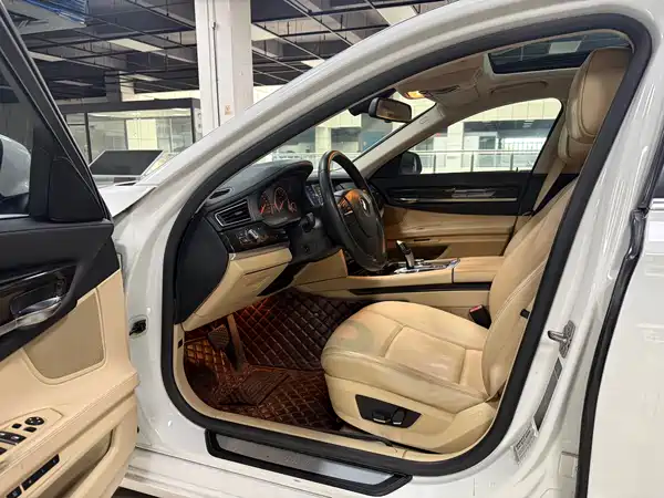 BMW 7 Series 2011