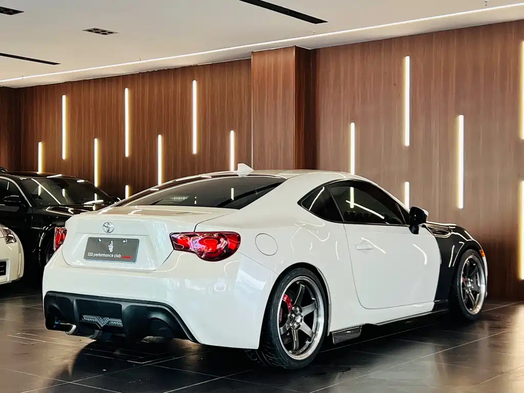 Toyota 86 2015 — фото 9