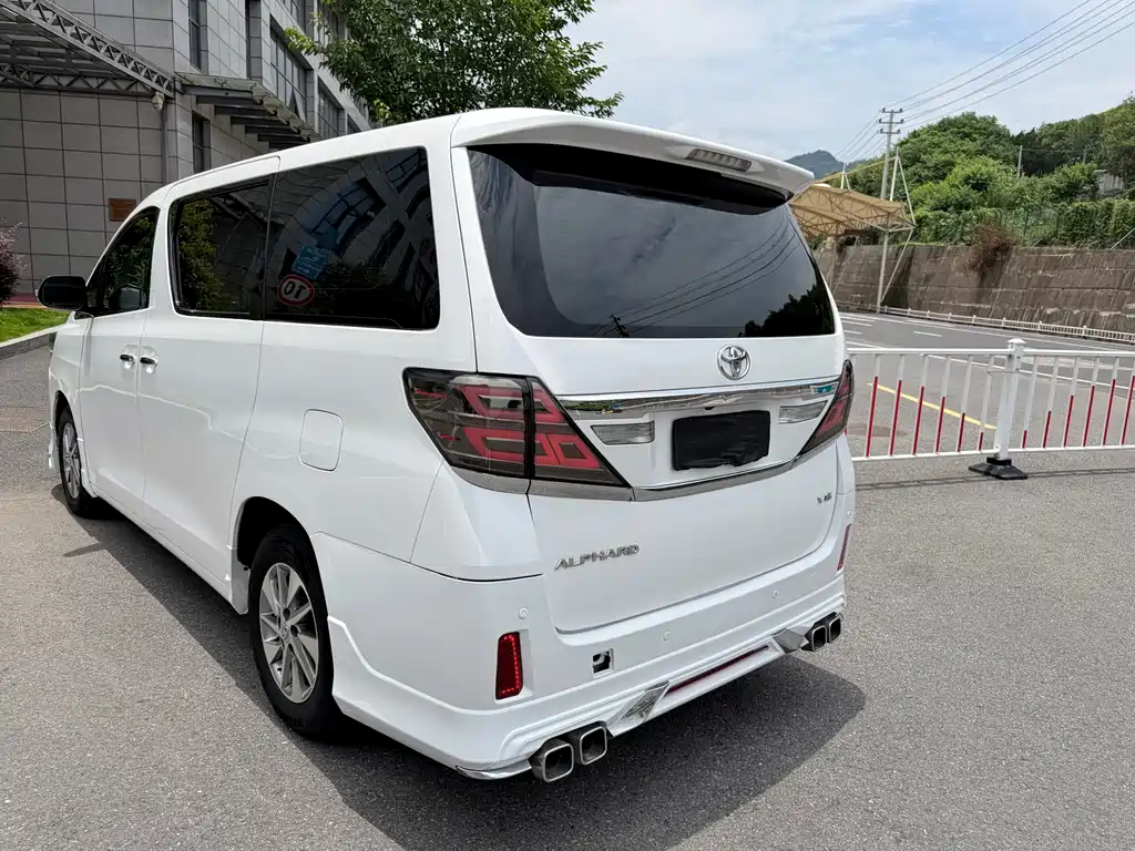 Toyota Alphard 2015 — фото 4