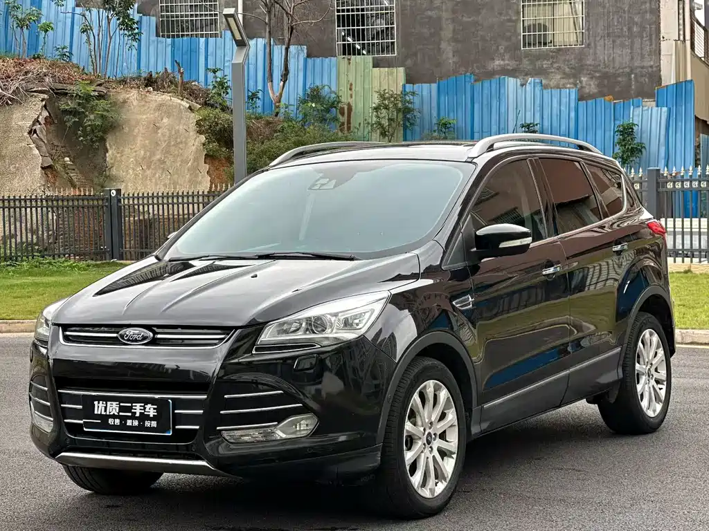 Ford Kuga 2015 — фото 1