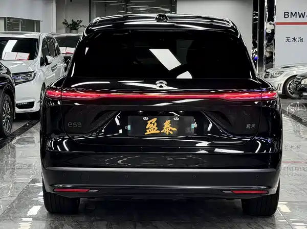 NIO ES8 2024