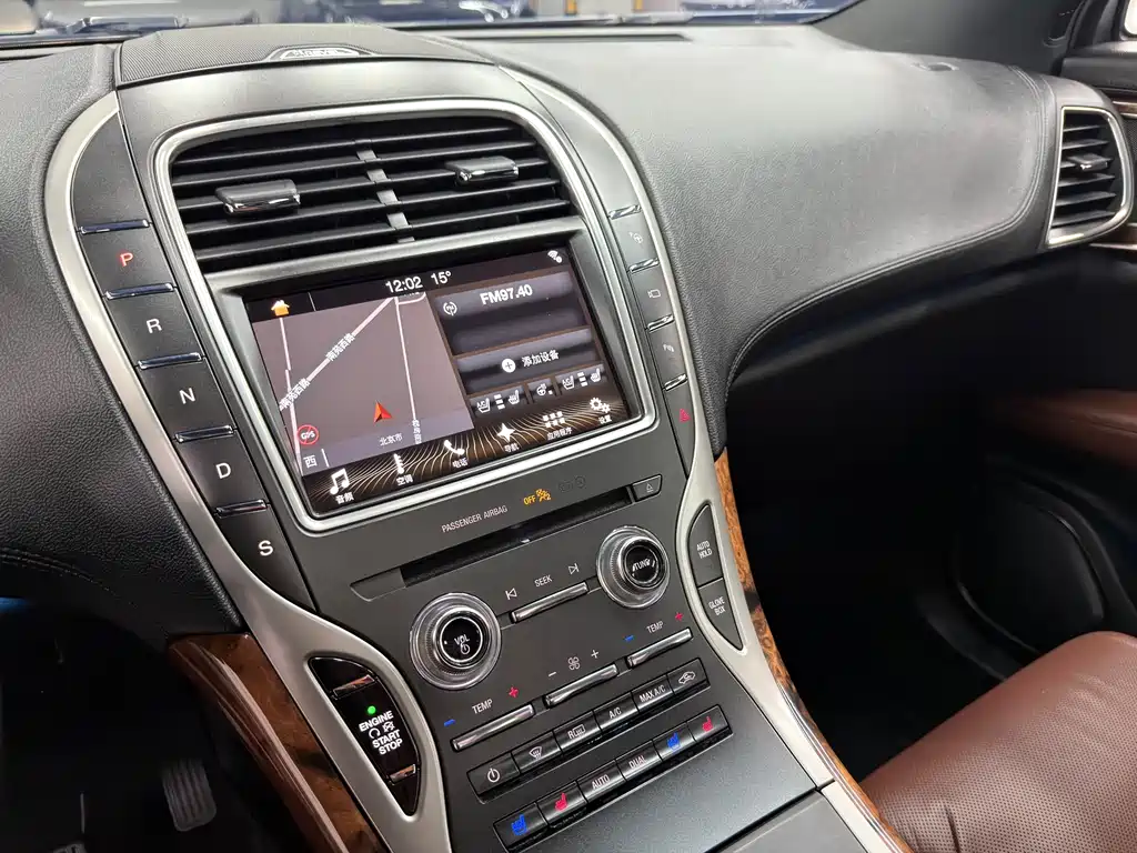 Lincoln MKX 2018 — фото 15
