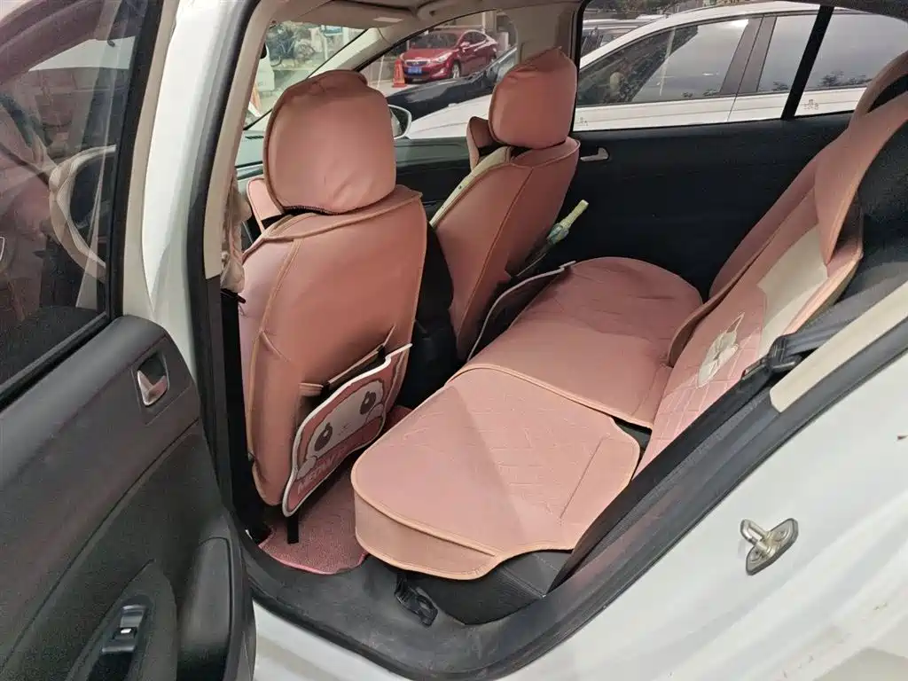 Peugeot 308 2015 — фото 18