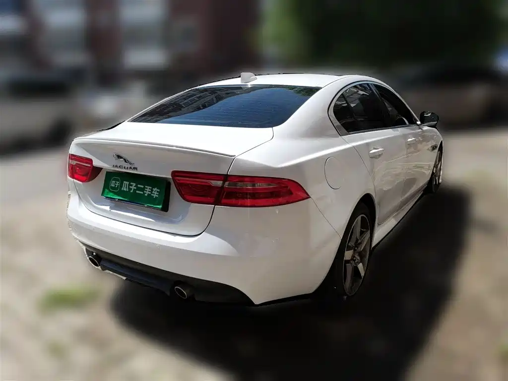 Jaguar XE 2017 — фото 6