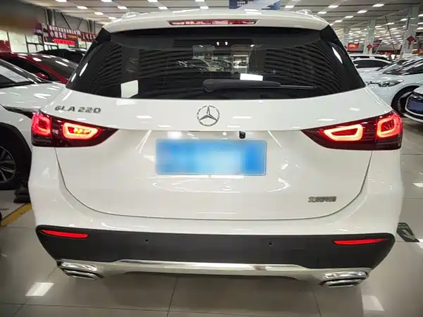 Mercedes-Benz GLA 2023