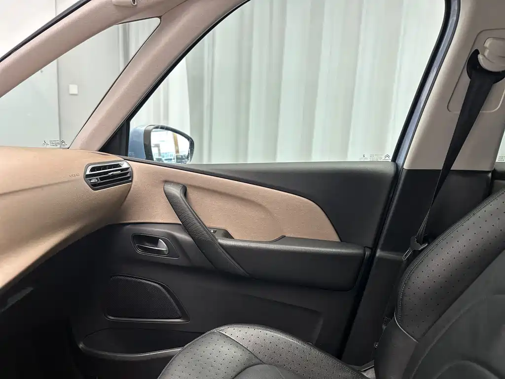 Citroen C4 Picasso 2015 — фото 27