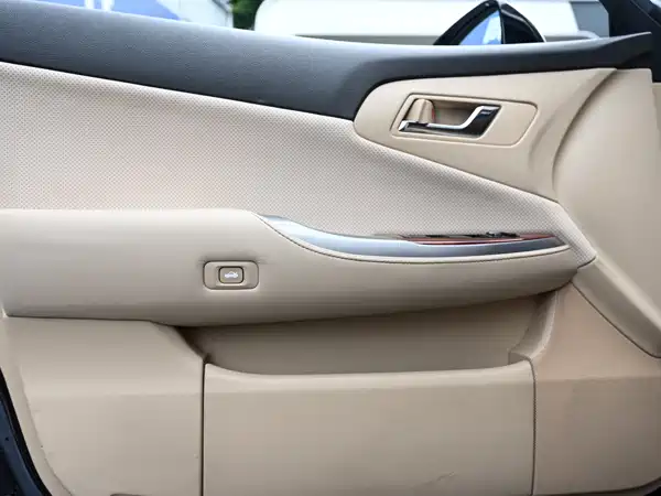 Toyota Crown 2014