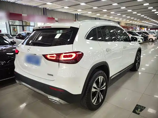 Mercedes-Benz GLA 2023