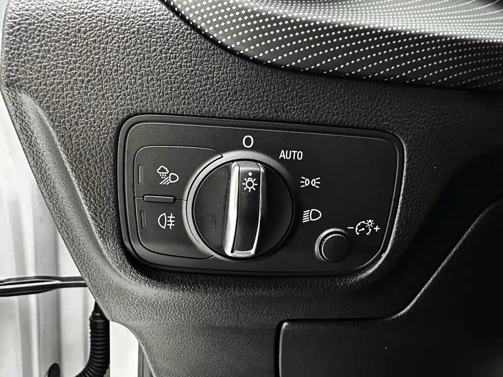 Audi Q2L 2022 — фото 18