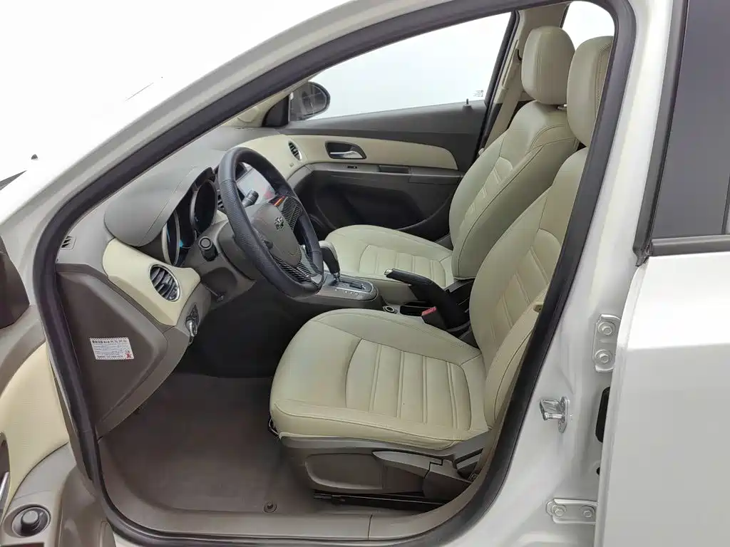 Chevrolet Cruze 2015 — фото 10