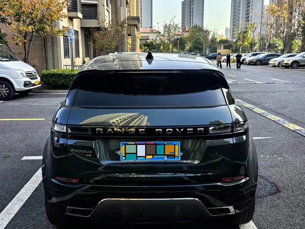 Land Rover Range Rover Evoque 2022 — фото 6
