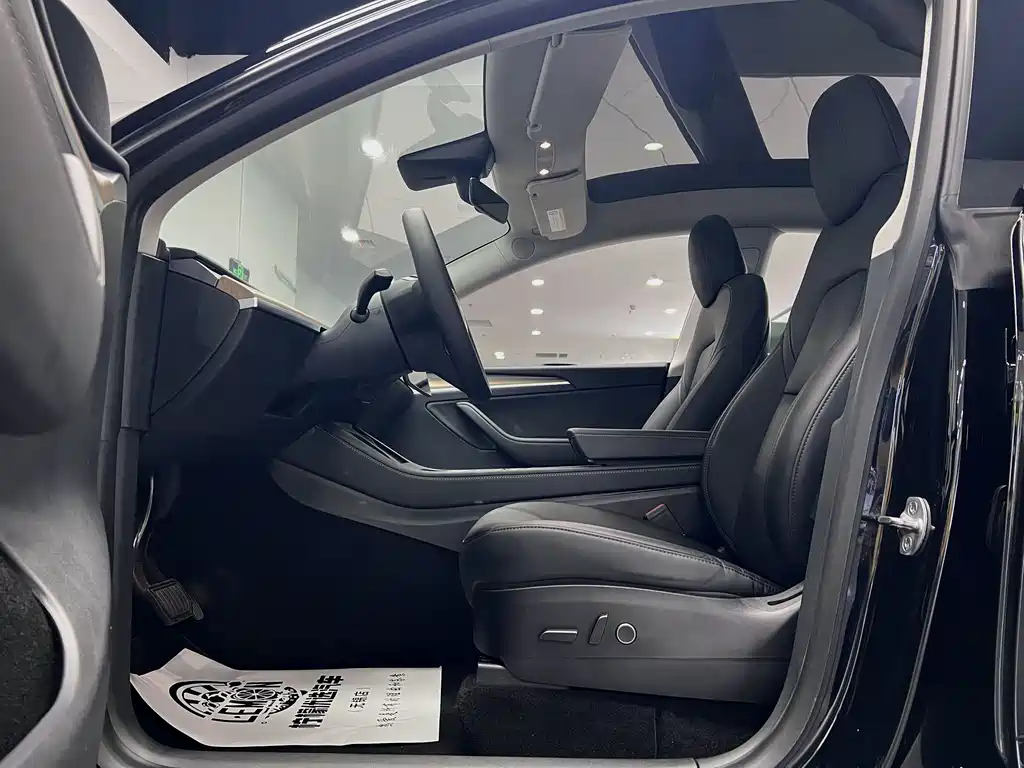 Tesla Model Y 2022 — фото 16