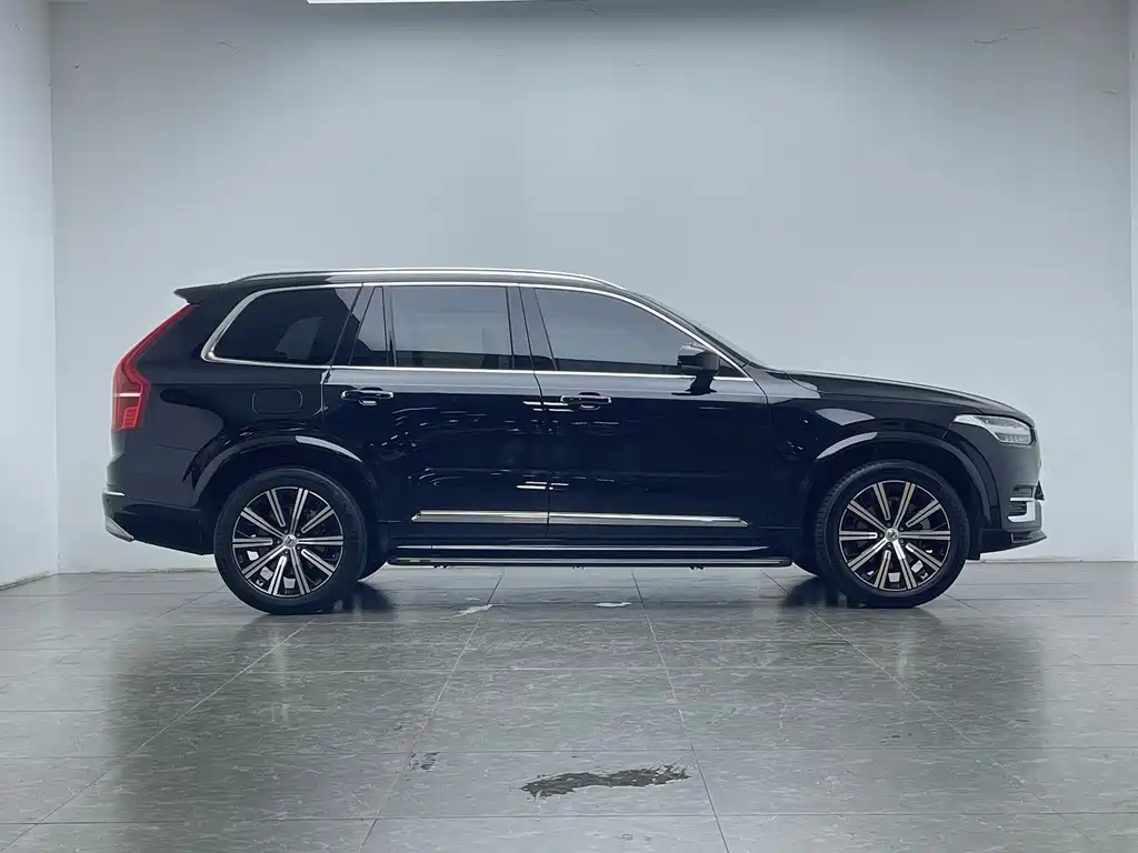 Volvo XC90 2023 — фото 9