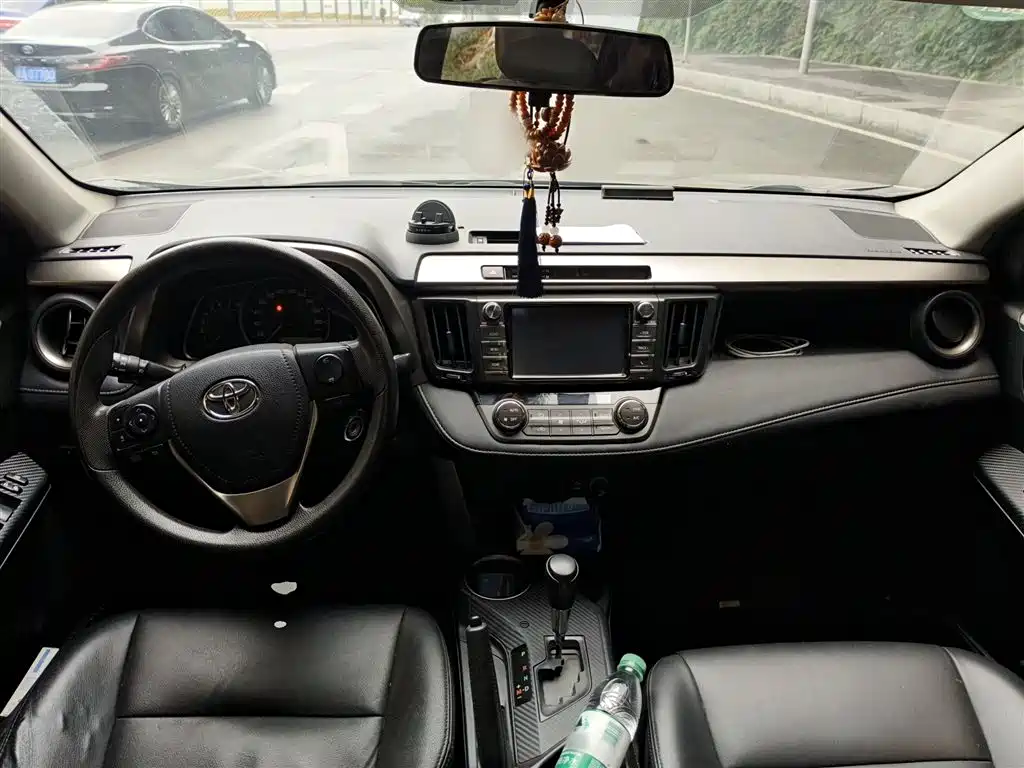 Toyota RAV4 2015 — фото 13