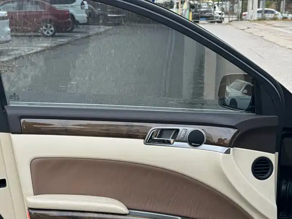 Volkswagen Phaeton 2013