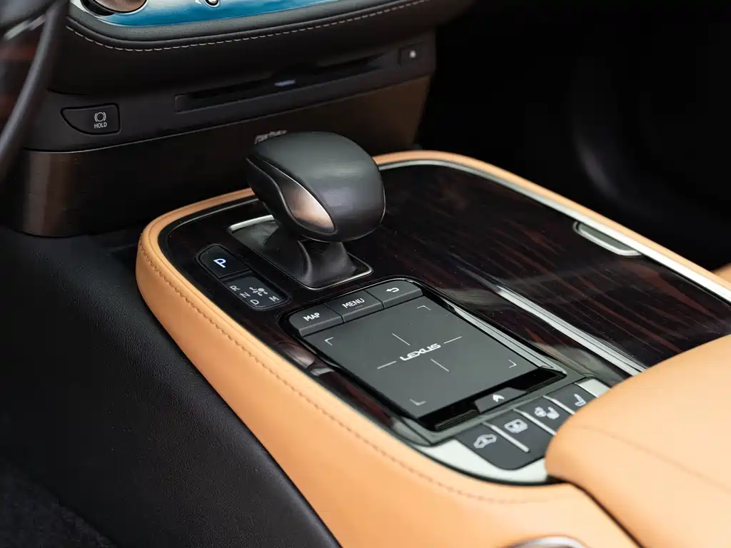 Lexus LS 2021 — фото 15