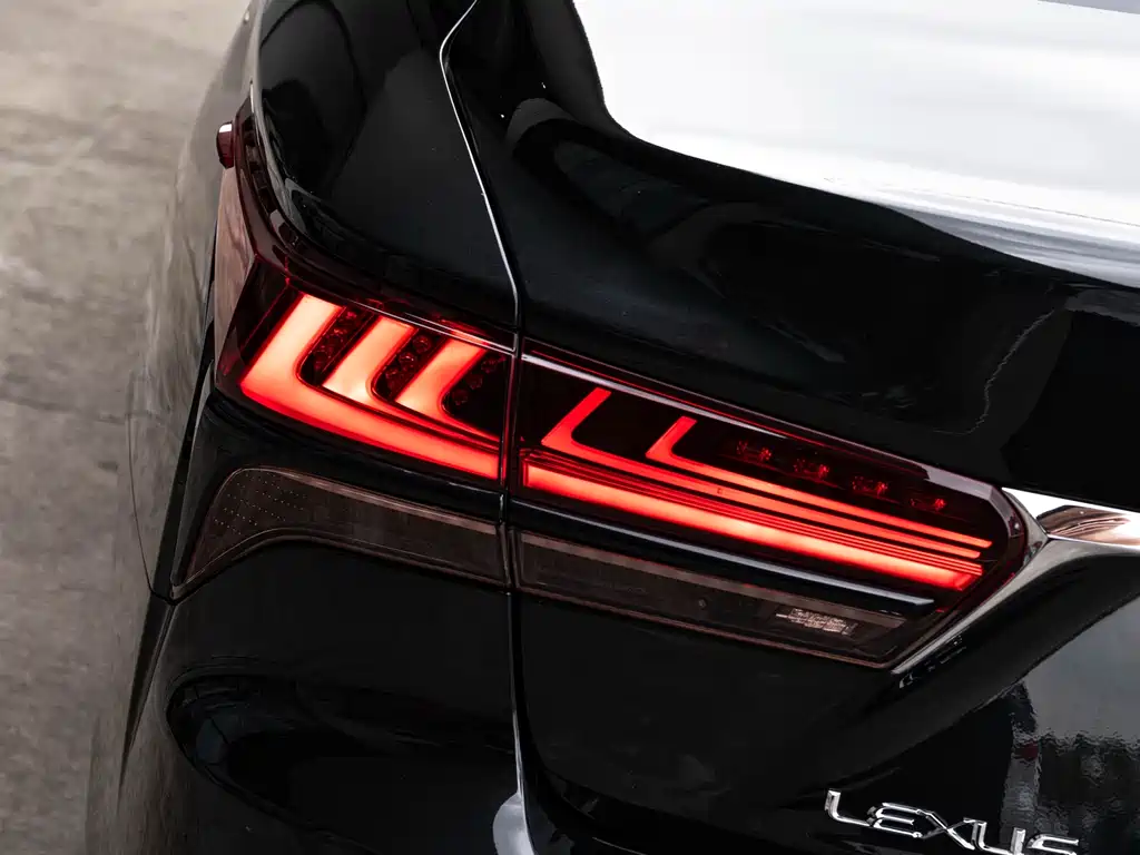 Lexus LS 2021
