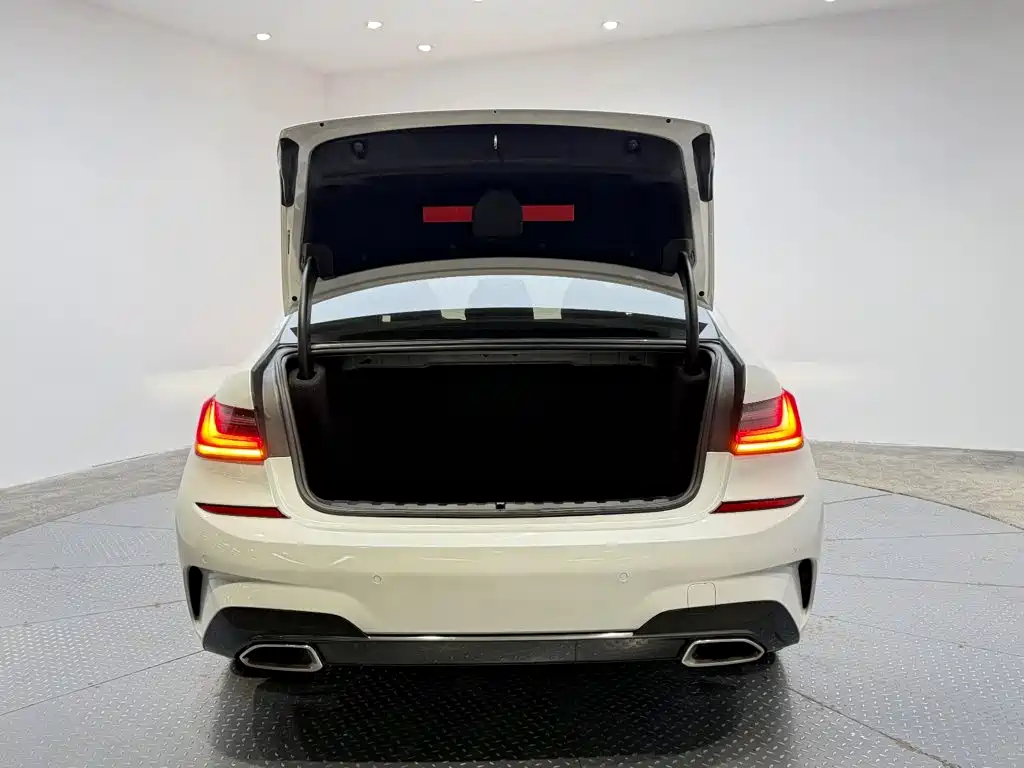 BMW 3 Series 2020 — фото 17