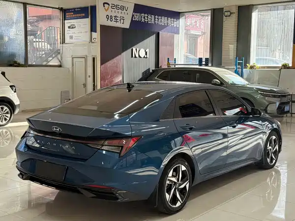Hyundai Elantra 2022