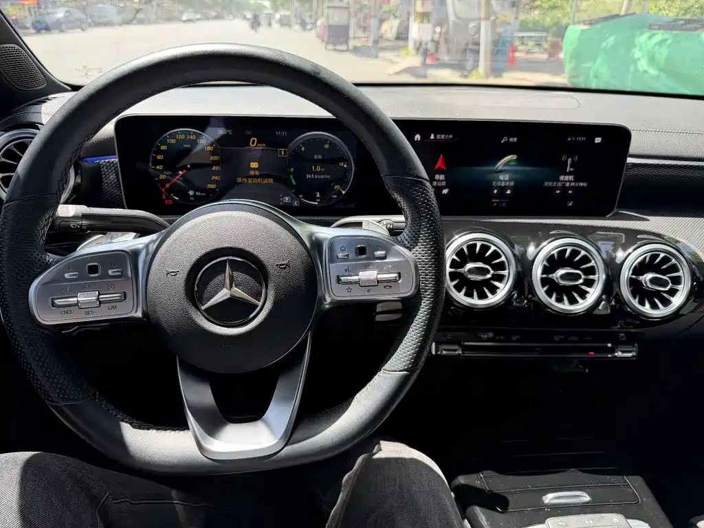 Mercedes-Benz A-Class 2019 — фото 7
