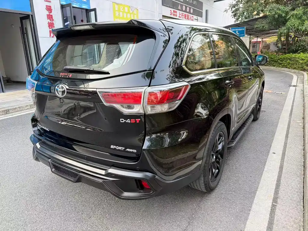 Toyota Highlander 2017 — фото 2