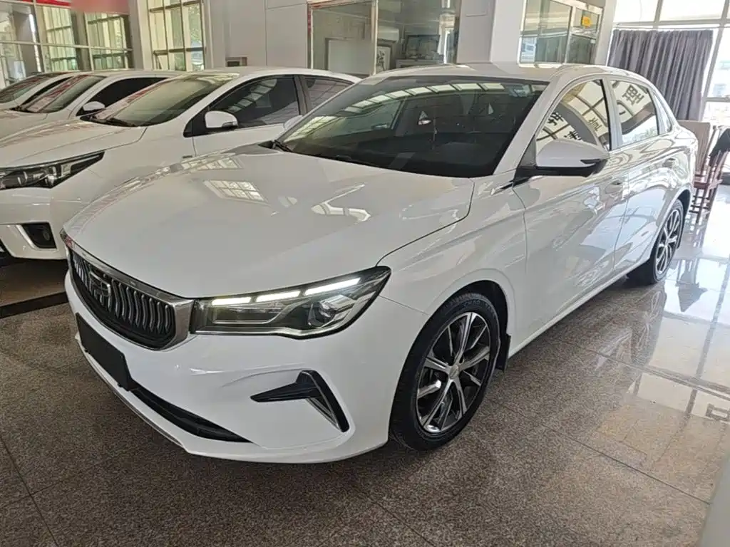 Geely Emgrand 2022