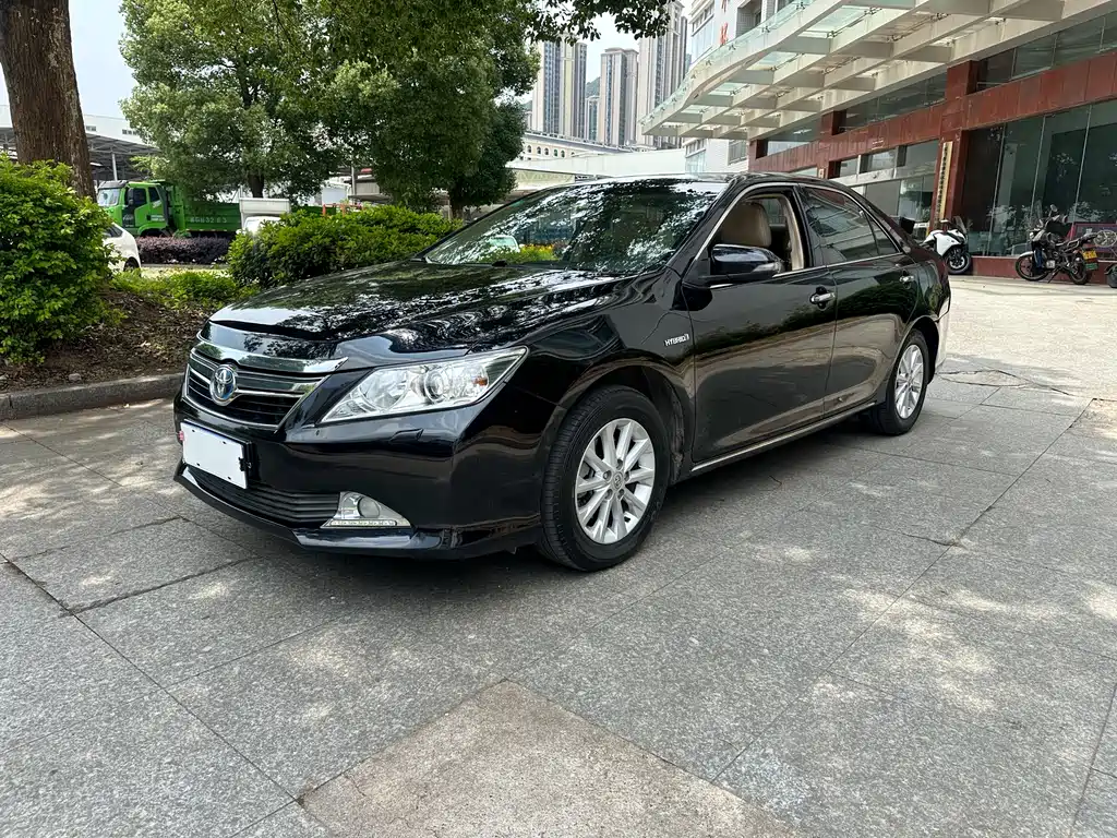 Toyota Camry 2013 — фото 1
