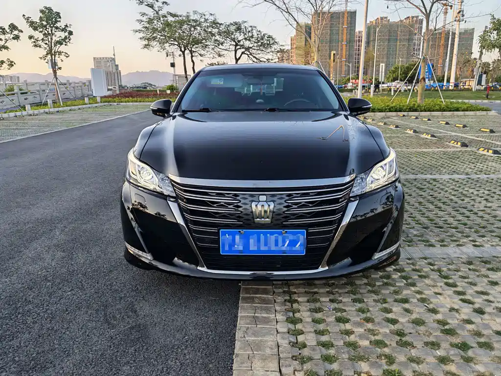 Toyota Crown 2019 — фото 2