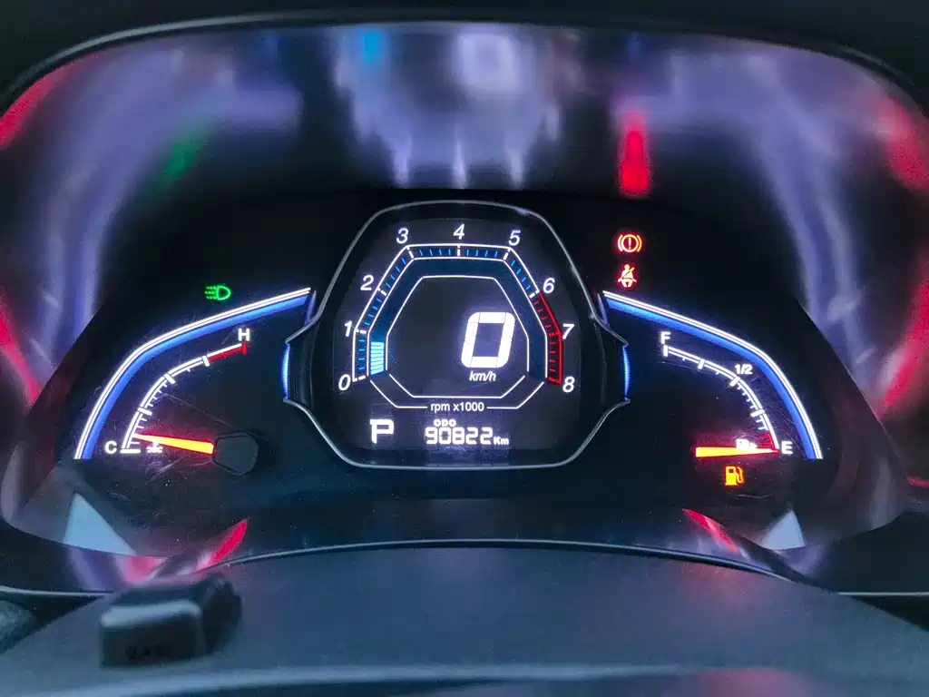 Luxgen U5 SUV 2018 — фото 16