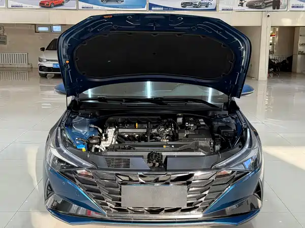 Hyundai Elantra 2022