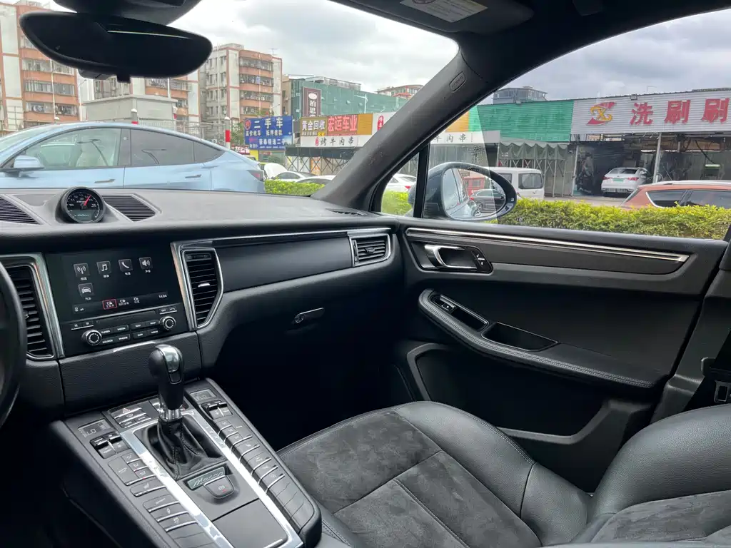 Porsche Macan 2016 — фото 23